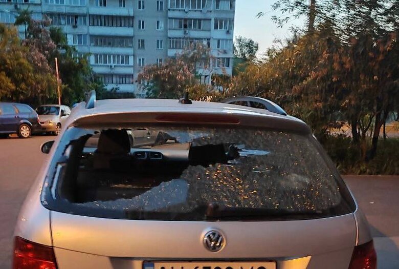 Наслідки атаки на Київ: 1 людина загинула, пошкоджено будинки та автомобілі в різних районах столиці 06