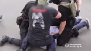 Під час одержання $100 тис. затримано двох "антикорупційних активістів", які шантажували компроматом в.о. держсекретаря Мінекології. ВІДЕО+ФОТОрепортаж (оновлено)