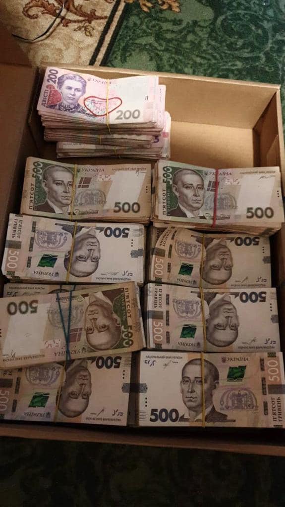 Група, що займалася підробкою медичних довідок для виїзду військовозобов’язаних чоловіків за кордон, викрита на Київщині, - Нацполція 04