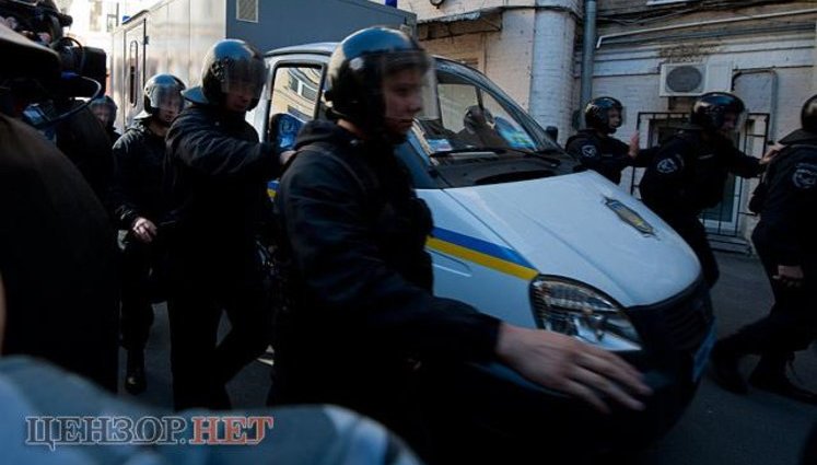 Тимошенко увезли в СИЗО на две недели: "Дело разваливается". ФОТОрепортаж