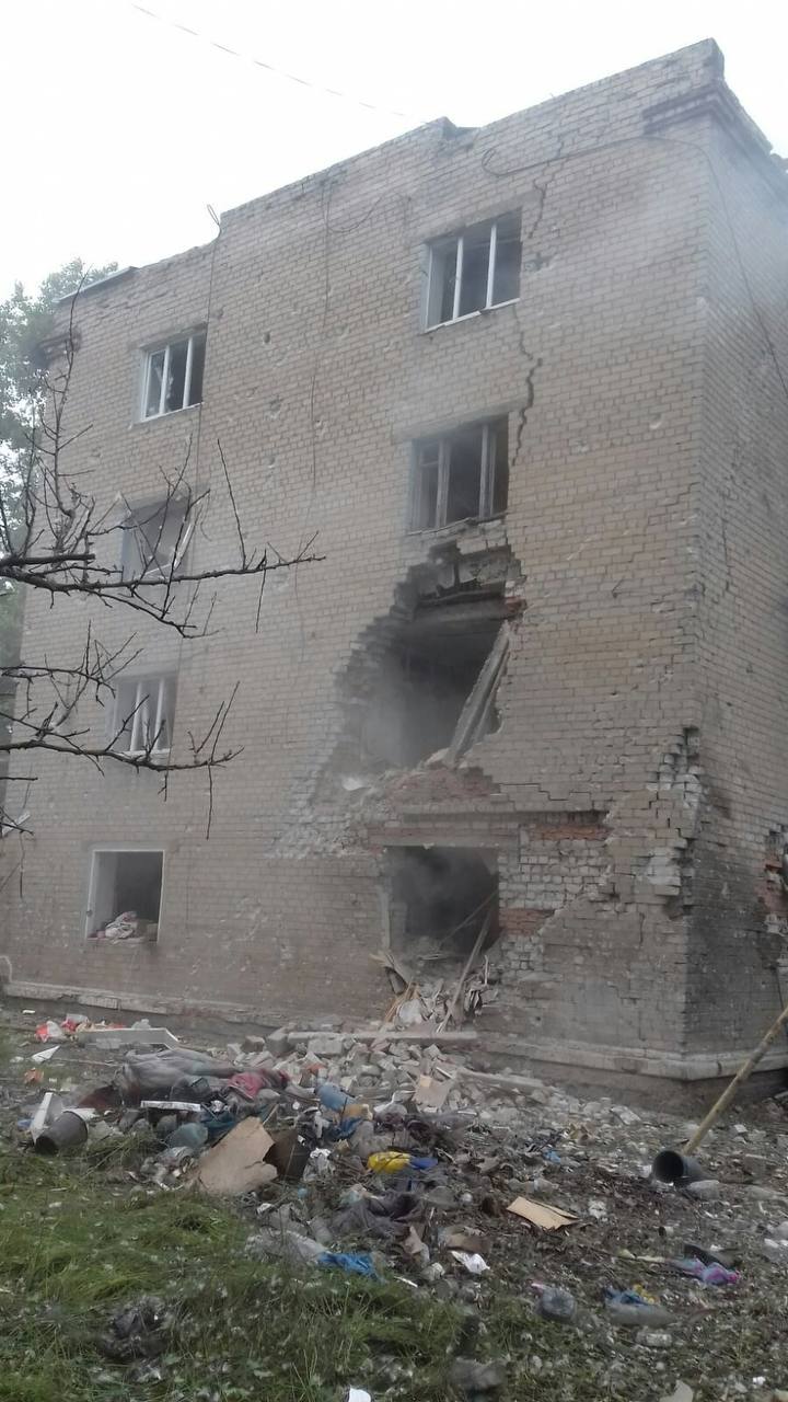 Consequences of enemy airstrike on Avdiivka: two injured, House of Culture and high-rise buildings damaged 03