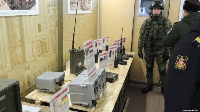 Оккупанты в Крыму показали трофейное оружие из Сирии 05