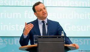 До конца зимы все вакцинируются, переболеют или умрут, - министр здравоохранения ФРГ Шпан