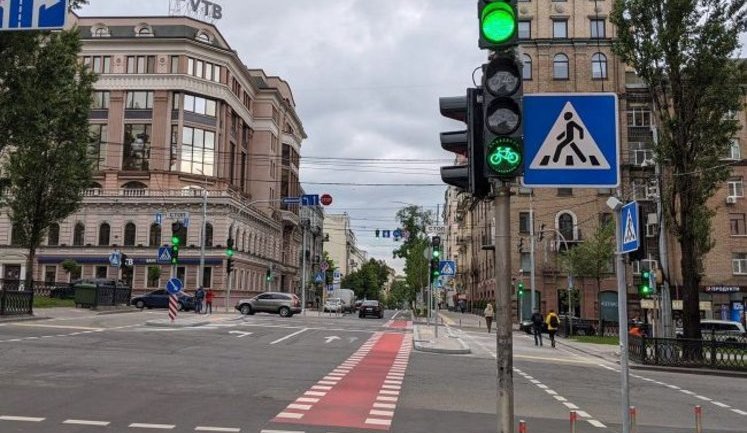 Із 1 листопада в Україні з'являться нові дорожні знаки та розмітка. ІНФОГРАФІКА