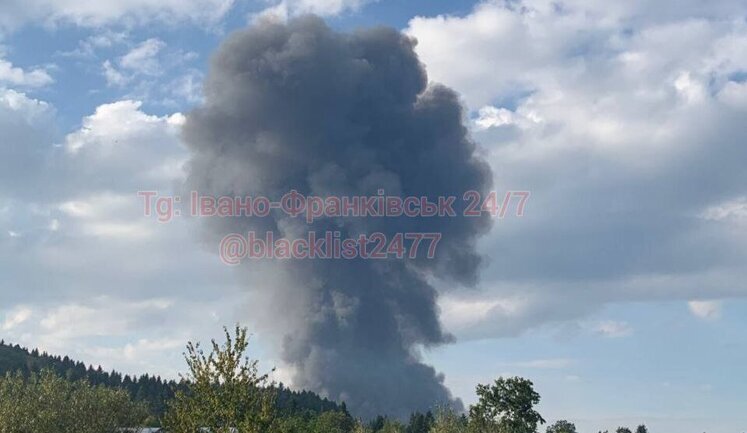 Oil pipeline ruptured in Prykarpattia region, fire started - SES. VIDEO