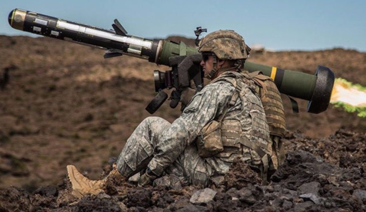 "Часто запитують, що краще - NLAW чи Javelin. Скажу з досвіду, найкраще використовувати їх у парі", - оператор ПТРК 128-ї бригади поділився "рецептами" знищення техніки РФ. ФОТО