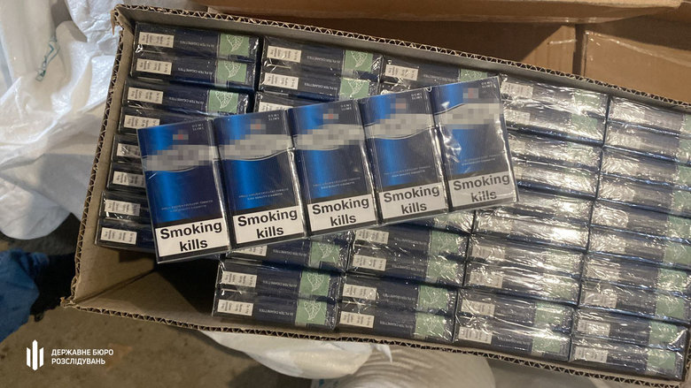 Контрабандную партию сигарет на 27 млн грн готовили к отправке в Венгрию. Проверяется причастность чиновников Одесской таможни, - ГБР 07