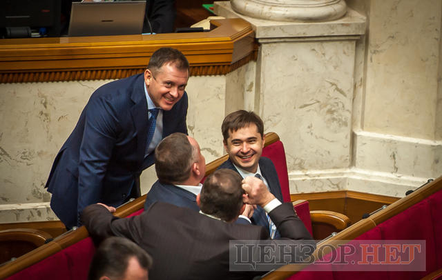 Як минув день у Раді: правоохоронці в сесійній залі, Фейсбук Литвина і Савченко, яка затрималася після засідання 17 Як минув день у Раді: правоохоронці в сесійній залі, Фейсбук Литвина і Савченко, яка затрималася після засідання 17