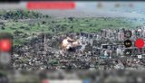Пилот истребителя нанес ракетный удар по скоплению противника в многоэтажном здании