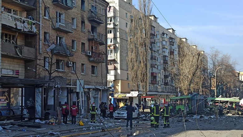Наслідки падіння збитої російської крилатої ракети на Куренівку в Києві 16 Наслідки падіння збитої російської крилатої ракети на Куренівку в Києві 16