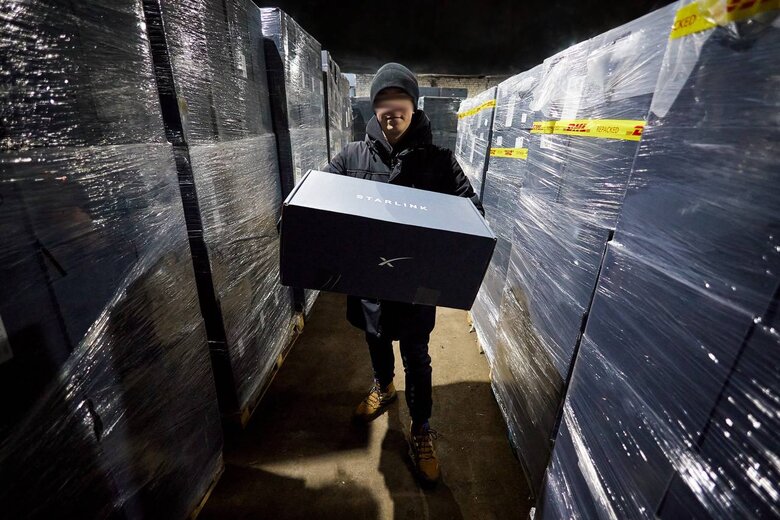 Україна отримала ще 5 тис. Starlink від Польщі для забезпечення зв’язку на прифронтових територіях, - Федоров 01