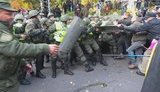 вр драка митинг стычки