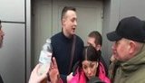 29-річному чоловікові повідомили про підозру в нападі на представників проросійського блогера Шарія, його спробують відправити під арешт