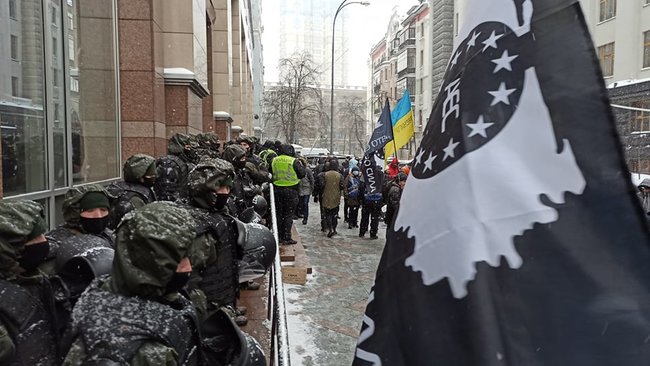 Доступный автомобиль каждому украинцу: владельцы евроблях пикетируют Раду 18