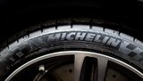 Французький виробник шин Michelin зупинить бізнес в Росії