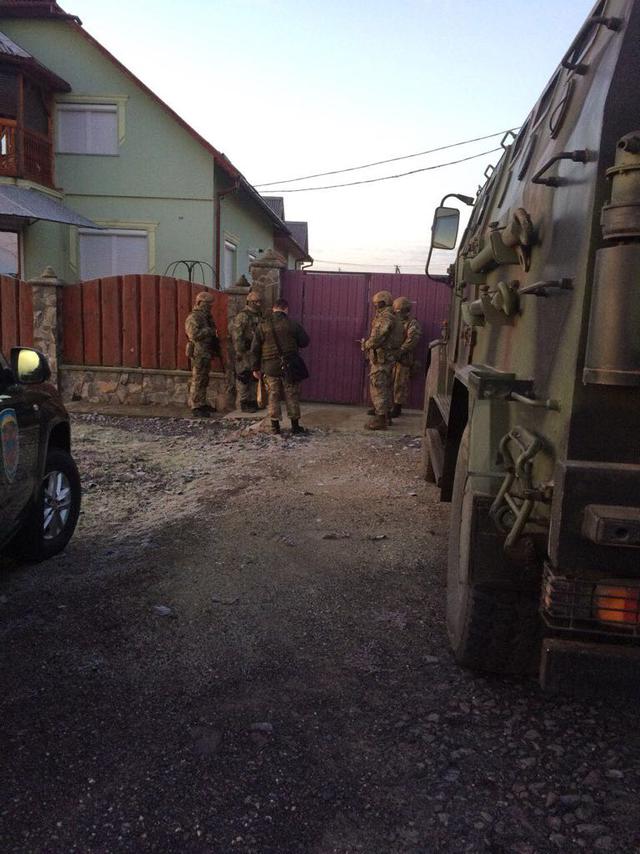 Правоохоронці на Закарпатті проводять масштабну спецоперацію з припинення незаконної діяльності на кордоні, - Держприкордонслужба 04