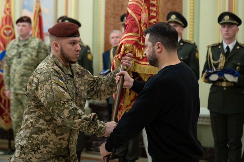 Zelenskyy presents state awards on occasion of Day of Airborne Assault Forces 22 Zelenskyy presents state awards on occasion of Day of Airborne Assault Forces 22