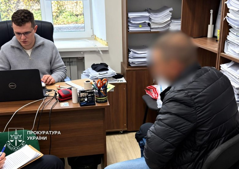 Посадовця