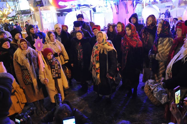 На Контрактовій площі в Києві відсвяткували Щедрий вечір з Козою і Маланкою 08