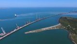 Украина теряет десятки миллионов из-за строительства Керченского моста, – Омелян