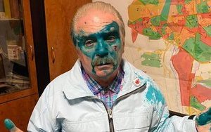 В Тернополе облили зеленкой кандидата на должность мэра от партии Ляшко Барну. ФОТО