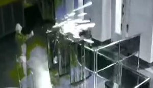 Стрельба в Харьковском горсовете. ВИДЕО камер наблюдения