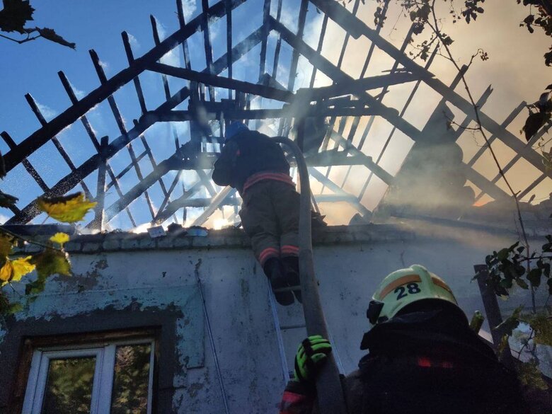 Occupiers shelled Nikopol region with artillery three times today: 12 private houses were destroyed, 2 gas pipelines, 4 power lines were damaged 02