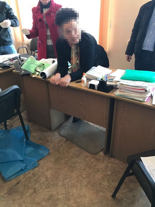 Главу медико-соціальної експертної комісії затримано у Львові під час одержання 4 тис. грн хабара за призначення інвалідності 01 Главу медико-соціальної експертної комісії затримано у Львові під час одержання 4 тис. грн хабара за призначення інвалідності 01