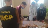 На Сумщине на взятке 90 тыс. гривен задержали чиновника одного из горсоветов, - Нацполиция. ФОТО