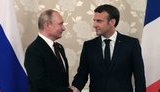 Путин и Макрон обсуждали тему обмена удерживаемыми между РФ и Украиной. Определенные контакты на этот счет осуществляются, - Песков