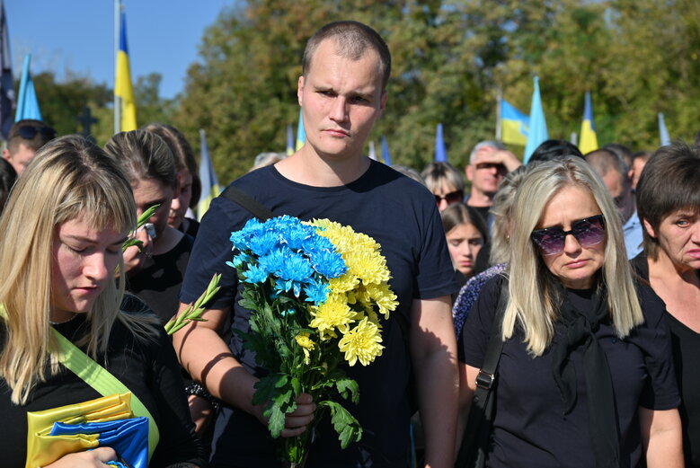 Із загиблим воїном штурмової роти 59-ї бригади Володимиром Іщенком попрощалися у Києві 28