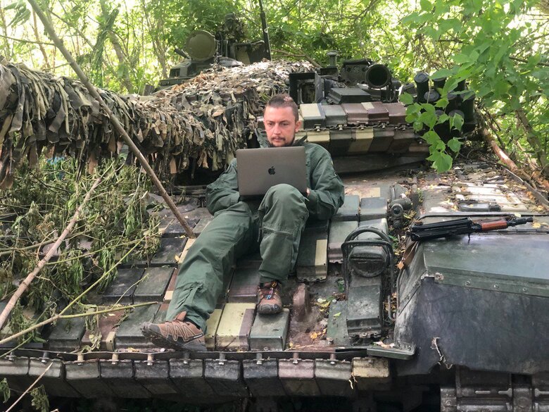 Танкіст Павло Філик: На один наш танк було чотири їхні. Це стандартна ситуація. Було й таке, що одним танком виходили на вісім-десять російських 07