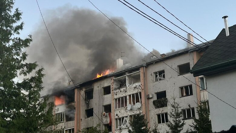Во Львове раздались взрывы, есть попадания в жилые дома 01