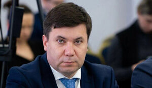 У Київраді закликали звільнити голову фракції "Слуга народу" Вітренка, якого викрили на російському плагіаті