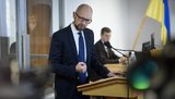 Росіяни назвали свідчення Яценюка в суді сенсацією: "Турчинов віддавав наказ стріляти в Криму!". ВІДЕО