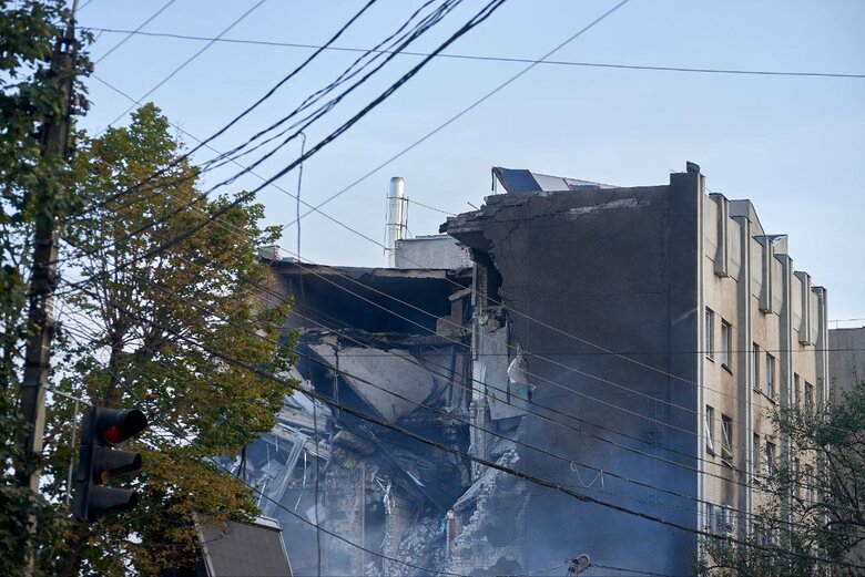 Наслідки ракетного удару по Черкасах: кількість постраждалих зросла до 10 04