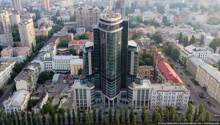 Компания экс-нардепа Зубика через суд вернула разрешение на строительство высотки в центре Киева