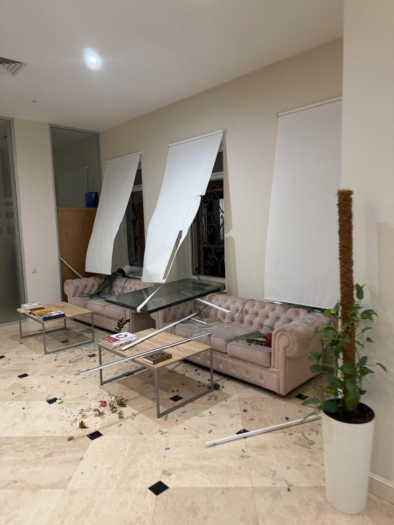 Удар РФ по Києву пошкодив будівлю посольства Катару