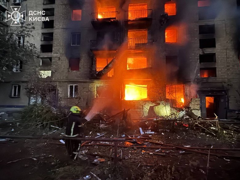 Three dead and at least 25 injured in Kyiv following a massive attack by the Russian Federation