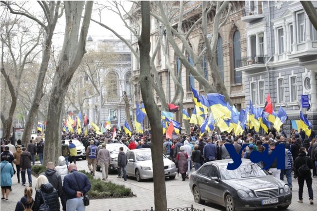 Річниця трагедії в Одесі: на Соборній площі відбувається марш патріотів 05
