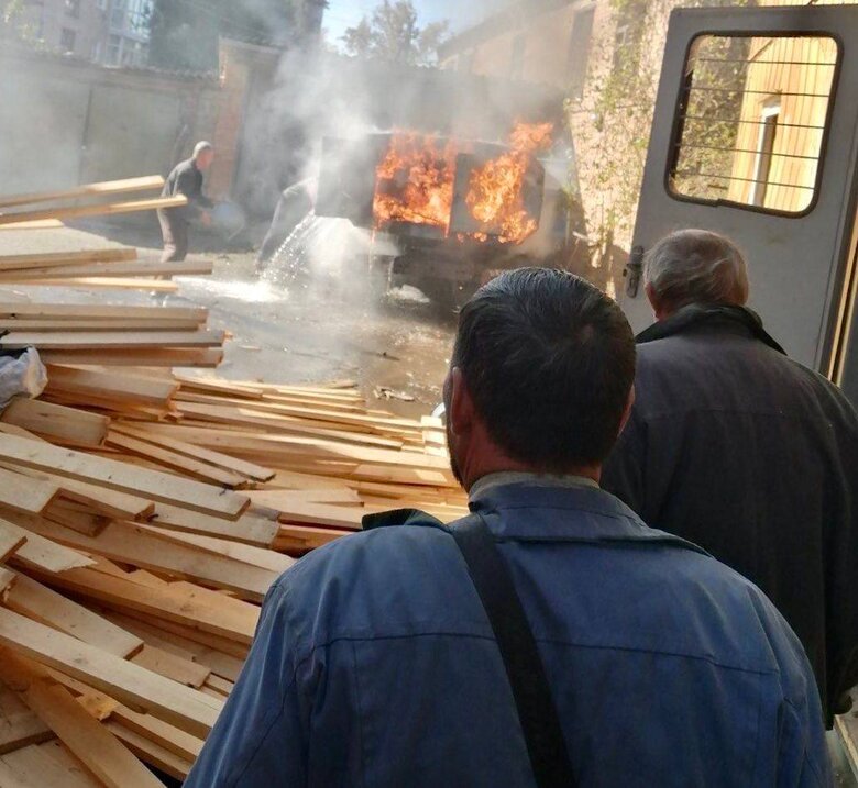 В результате обстрела Орехова Запорожской области ранены восемь мирных жителей, - ОВА 02 В результате обстрела Орехова Запорожской области ранены восемь мирных жителей, - ОВА 02