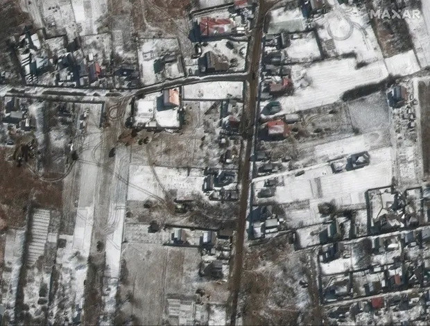 Супутники Maxar показали масштаб руйнувань під Києвом та у Чернігові 01