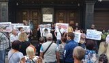 Жители Бурыни Сумской области пикетируют Офис Генпрокурора, требуют отставки прокурора Наталича: "Он сидит в таких схемах, что нельзя даже представить". ВИДЕО+ФОТОрепортаж