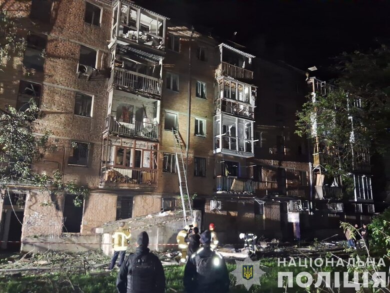 Наслідки ворожого удару дронами по Миколаєву 01