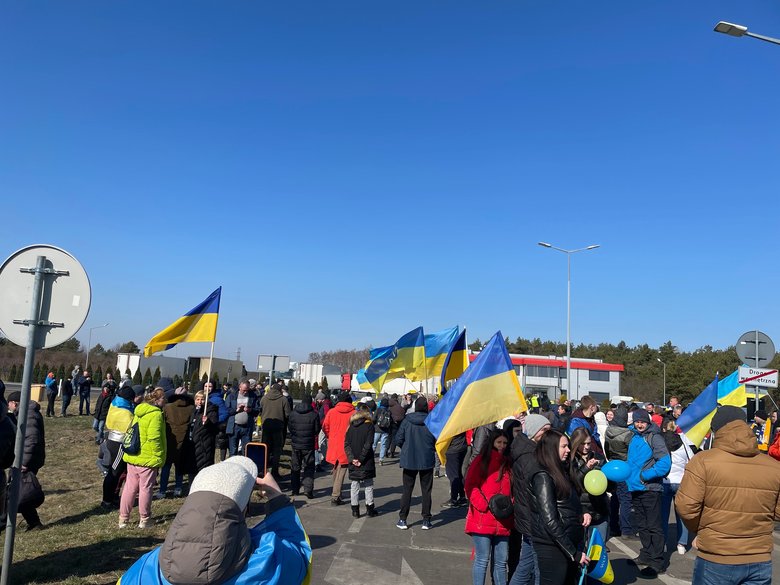 Активісти поновили блокаду російських та білоруських фур на польському кордоні: черга з вантажівок розтяглася вже на 22 кілометри 06