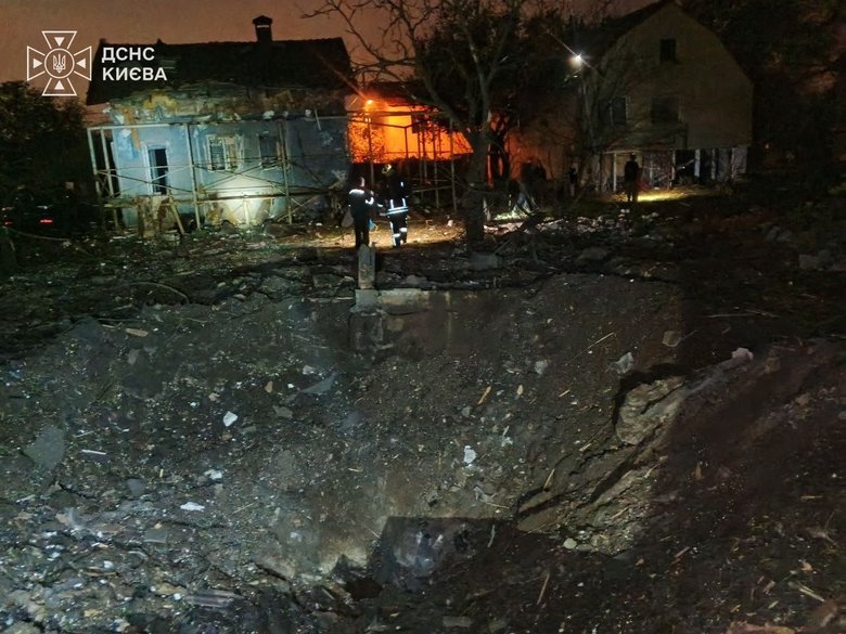 В результате российского обстрела Киева в ночь на 22 октября погиб один человек, ещё 22 получили ранения, среди них — четверо детей.