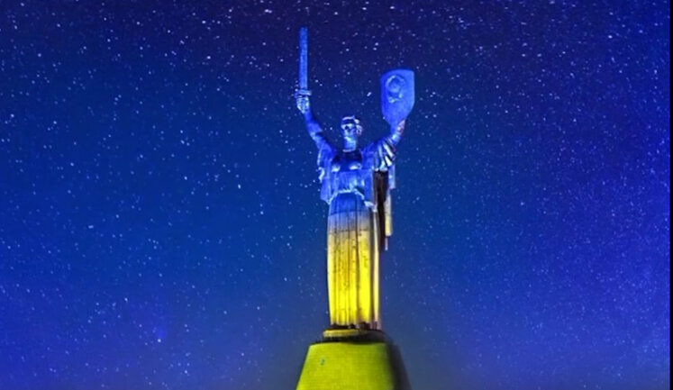 Нове опитування у "Дії": Що будемо робити з гербом СРСР на щиті монумента "Батьківщина-мати"? ВIДЕО