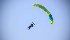 Уперше в історії України: до Дня Незалежності група парашутистів станцює в небі гопак