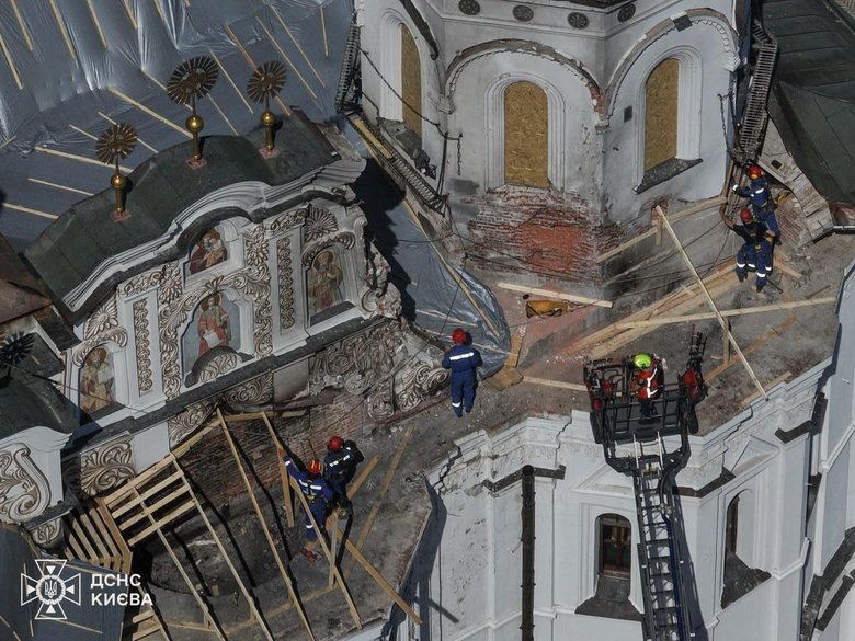 ДСНС завершила відновлення даху Успенського собору в Києво-Печерській лаврі