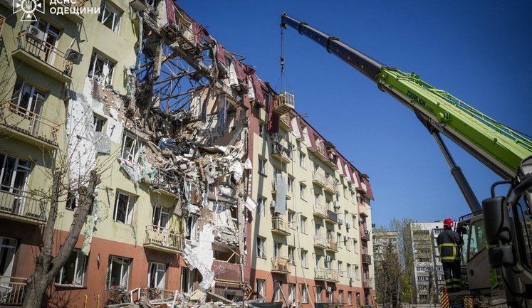 Emergency rescue operations in Odesa completed: three dead, including a child, another 17 injured. PHOTOS